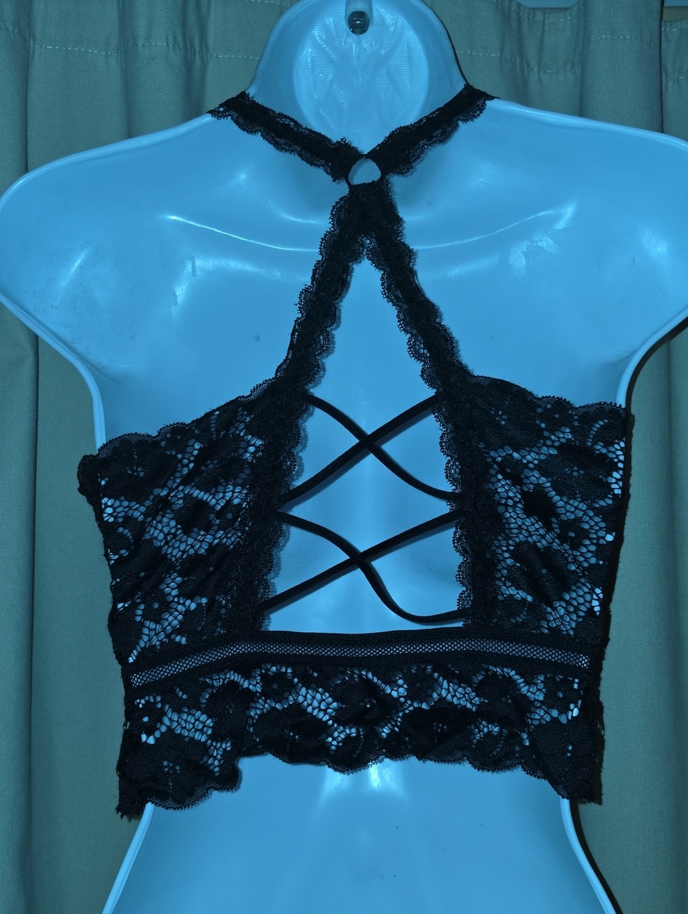 Black Lace Halter Bralette with Crisscross Back And Removable Pust Up Padding